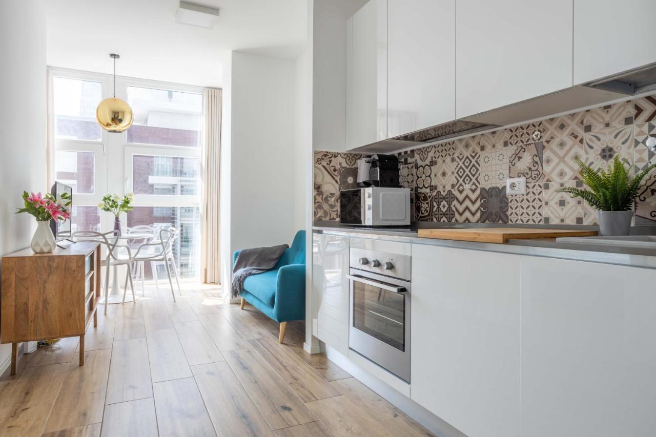 Sunlit 1 Bedroom Apt Via Pirelli มิลาน ภายนอก รูปภาพ
